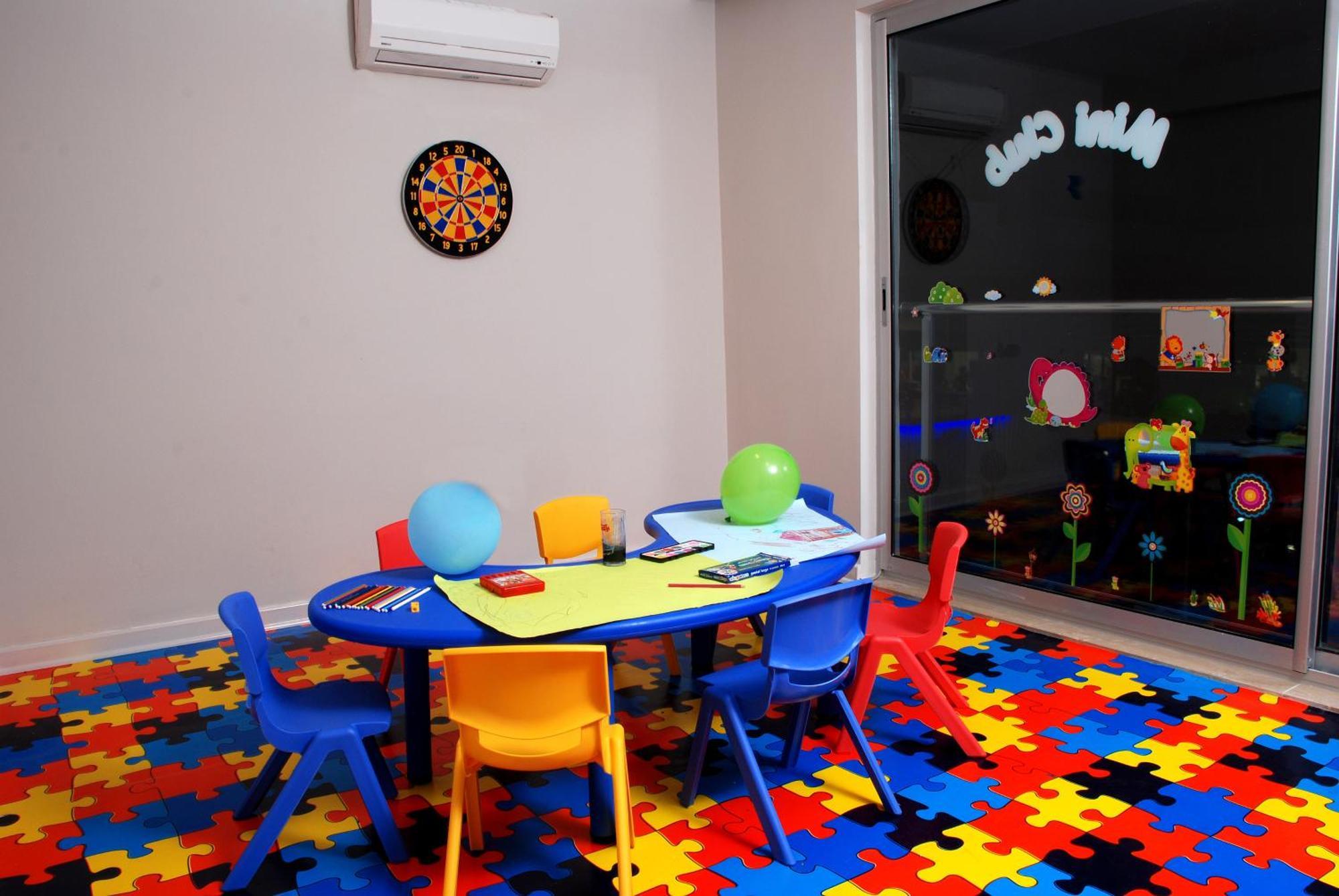 Otel Kleopatra Ramira 4*