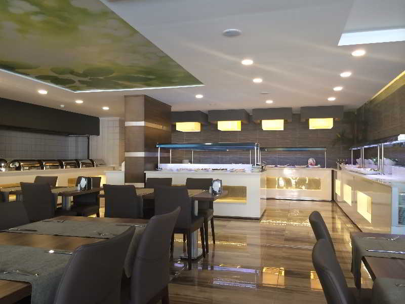 Otel Kleopatra Ramira 4*